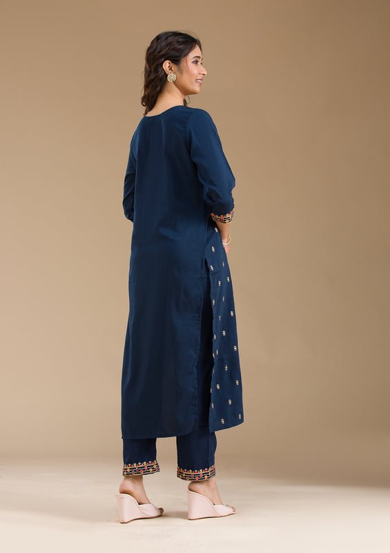 Navy Blue Organza Threadwork Straight Kurta With Pant Regular And Dupatta - Image 2