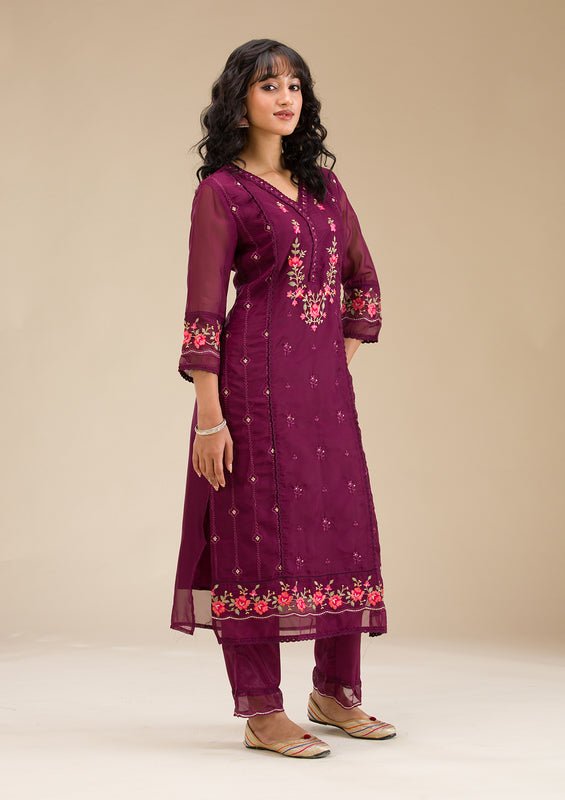 Wine Chanderi Threadwork Straight Kurta With Regular Pant And Dupatta - Image 3