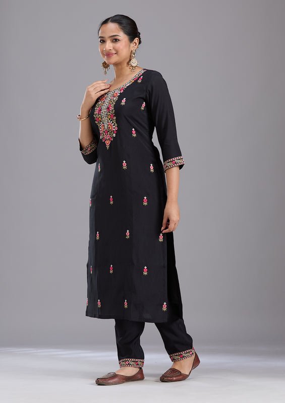 Black Chanderi Threadwork Straight Kurta With Pant Regular And Dupatta - Image 7