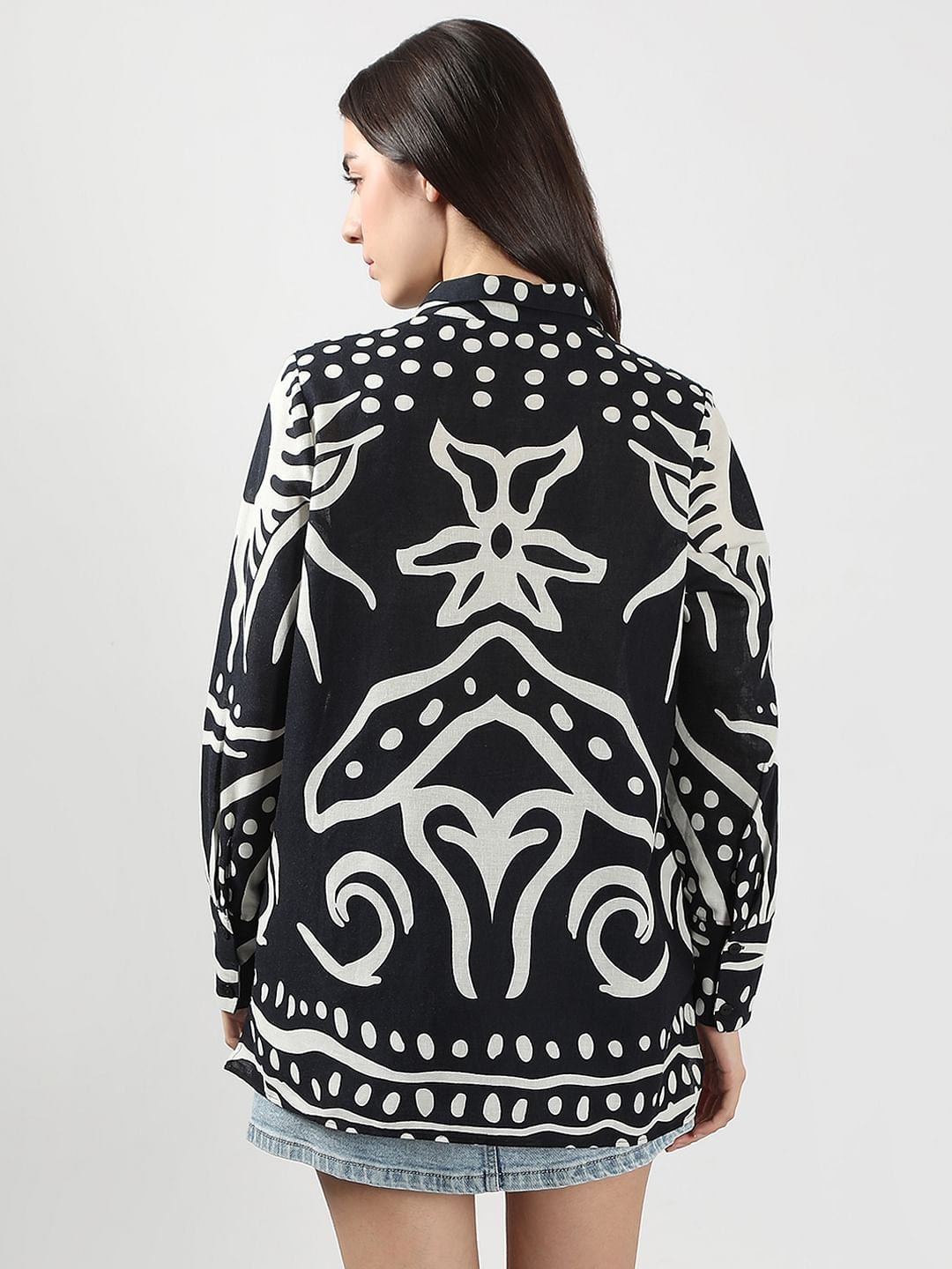BLACK & WHITE PRINTED SHIRT - Image 4