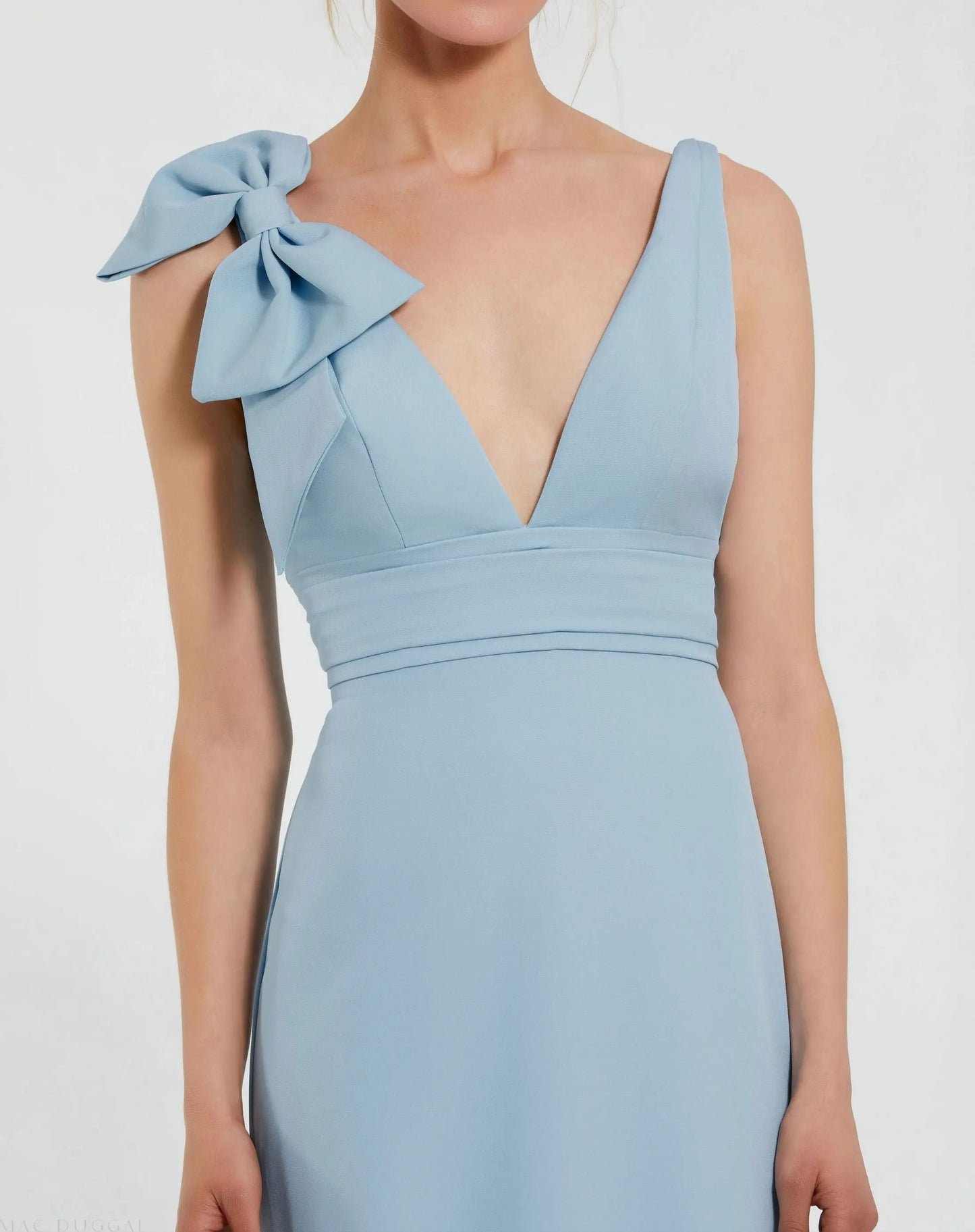 Blue Sleeveless V Neck Bow Detail Mermaid Gown - Image 3