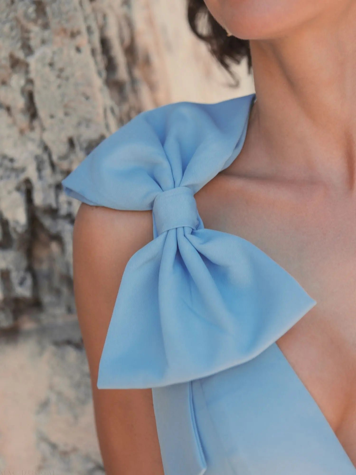 Blue Sleeveless V Neck Bow Detail Mermaid Gown - Image 4