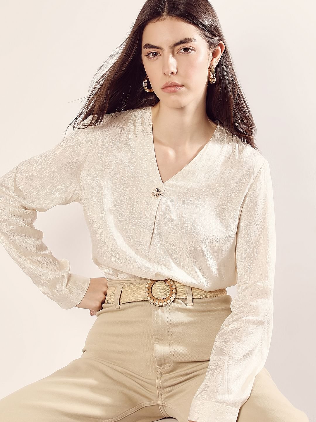 IVORY V NECK JACQUARD TOP