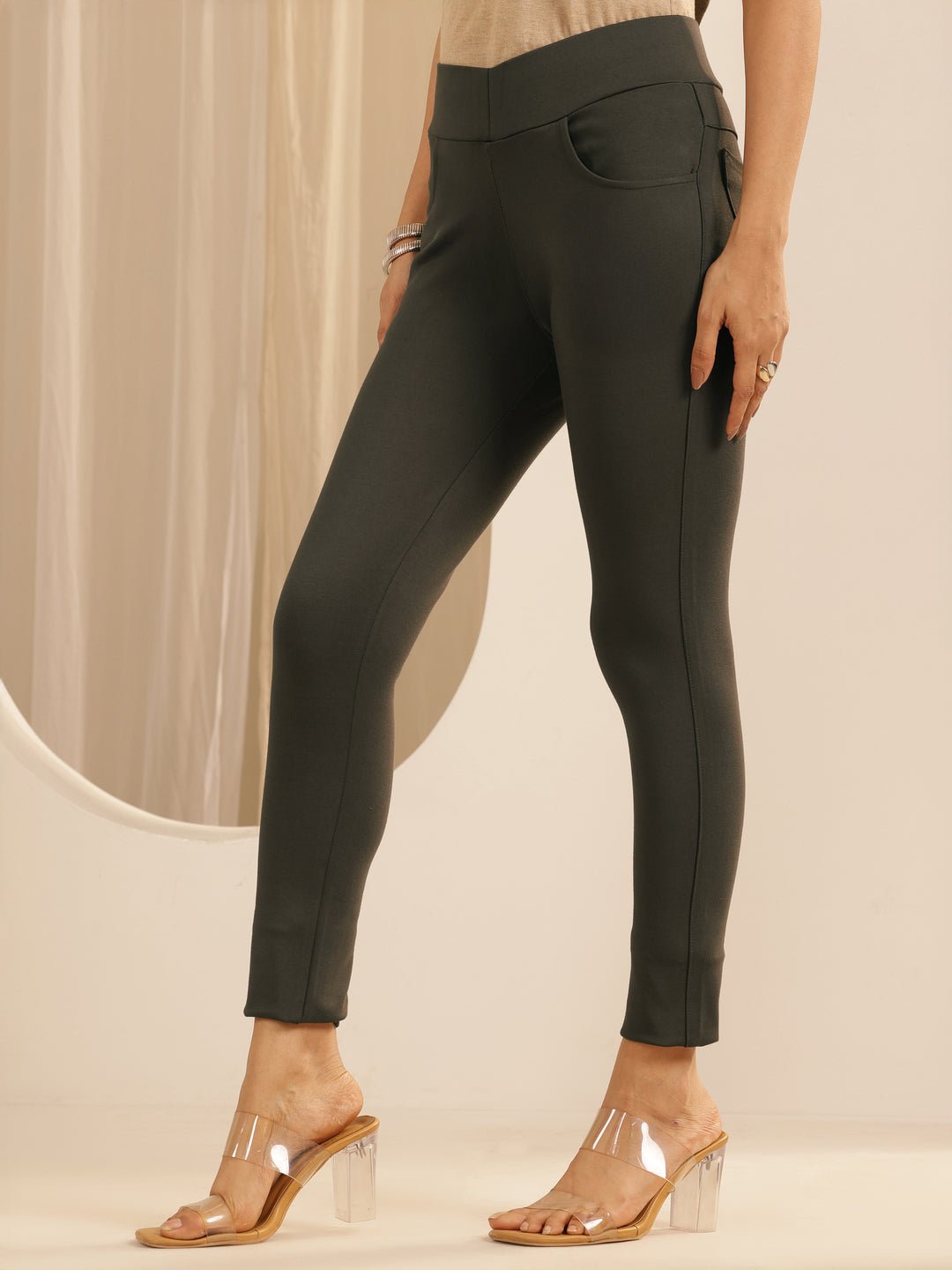 Gerua Olive Solid Rayon Blend Jegging - Image 4