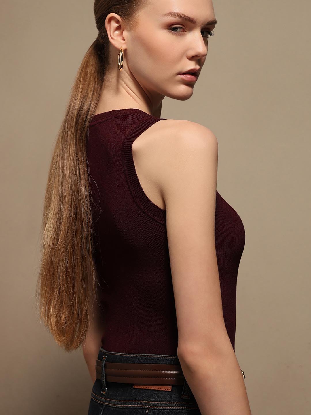 MAROON ROUND NECK KNITTED TOP