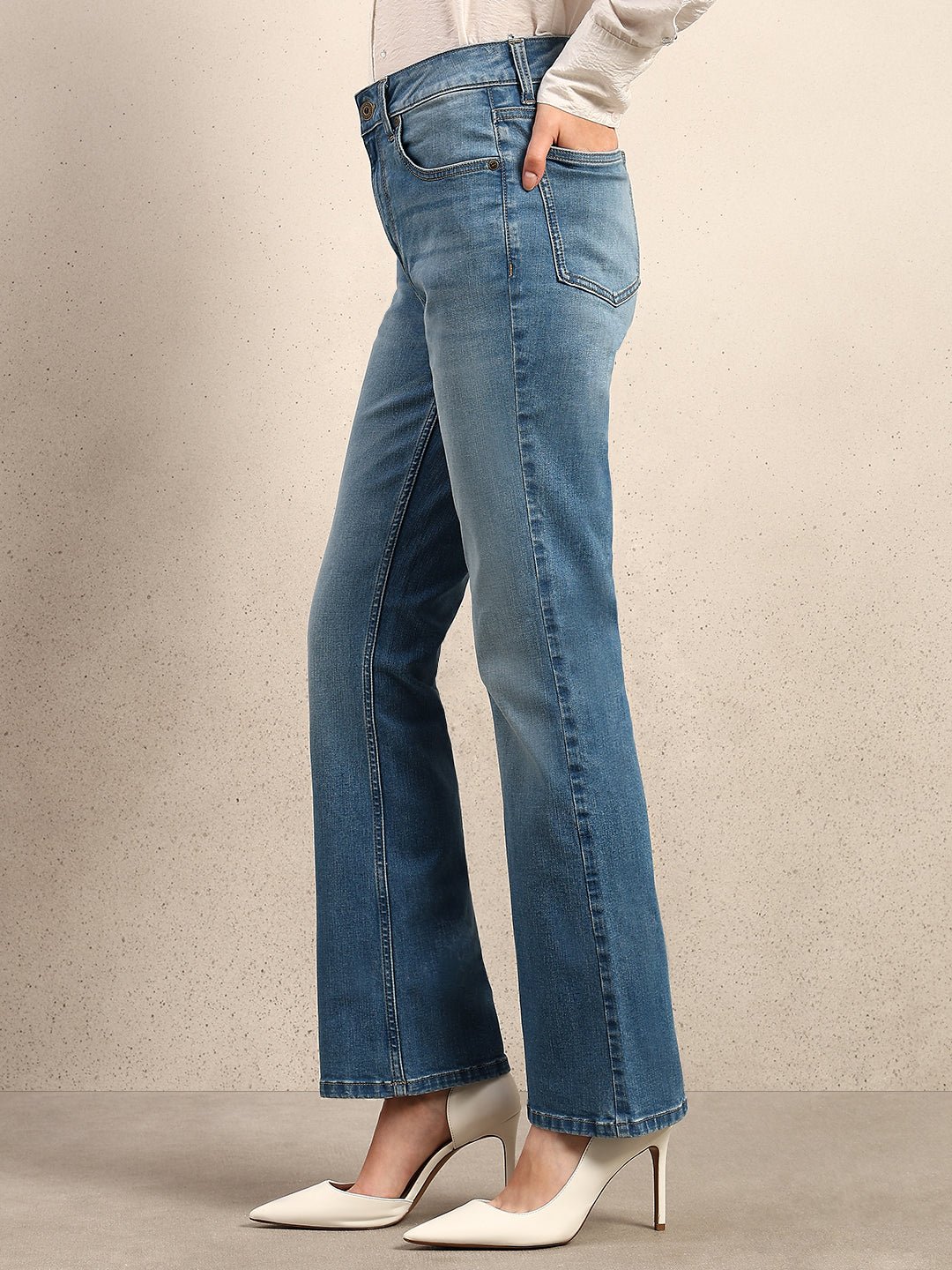 LIGHT BLUE MID RISE BOOTCUT JEANS - Image 2
