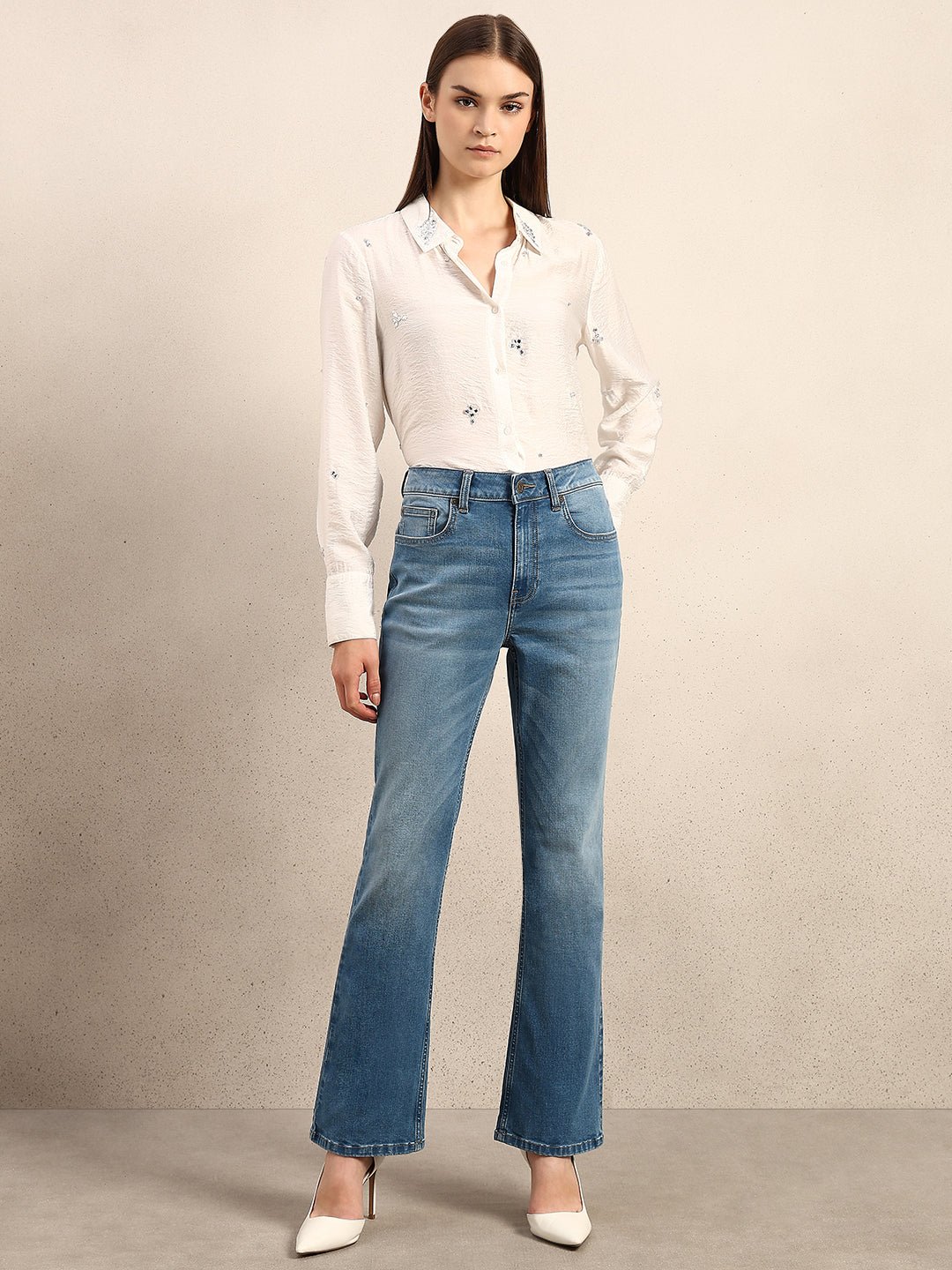 LIGHT BLUE MID RISE BOOTCUT JEANS - Image 4