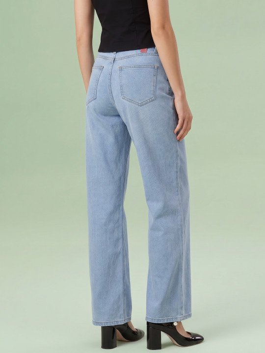 Women Wide Leg Light Fade Stretchable Jeans - Image 3