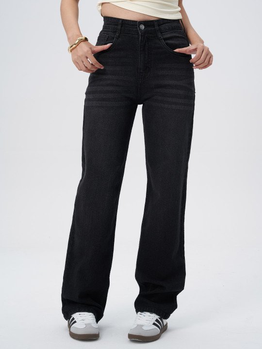 Women Comfort Straight Fit Cotton High-Rise Jeans
