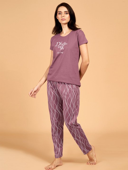 Women Pure Cotton Typography Printed Night suit - Image 4