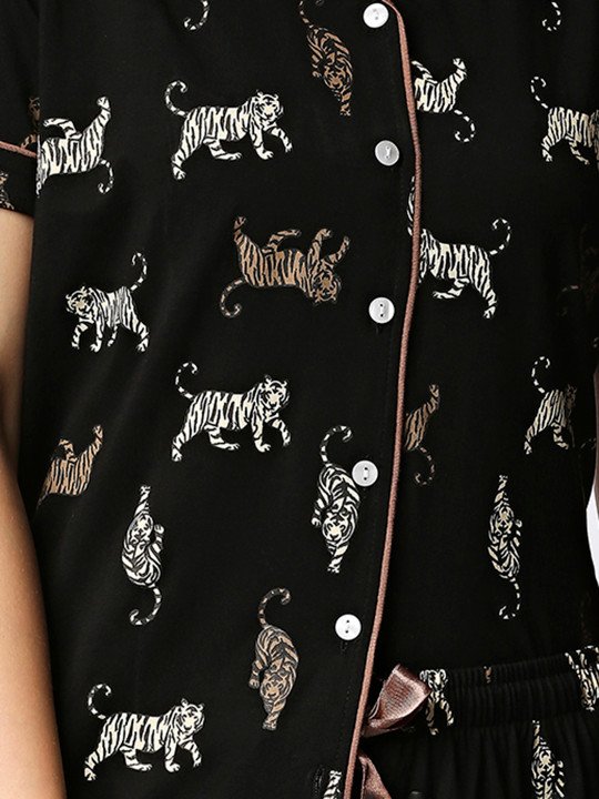 Women Black Pure Cotton Printed Night Suit - Image 2