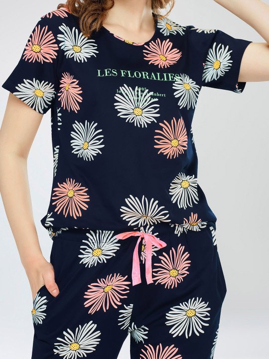 Women Printed Pure Cotton Top With Pajama, Short - Image 2