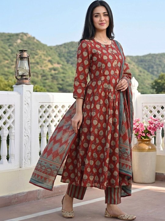 Women Floral Printed Regular Pure Cotton Kurta with Trousers & With Dupatta - Image 3