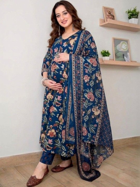 Women Floral Printed Regular Kurti with Trousers & With Dupatta