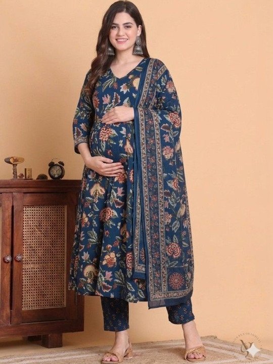 Women Floral Printed Regular Kurti with Trousers & With Dupatta - Image 3