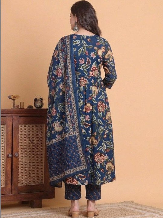 Women Floral Printed Regular Kurti with Trousers & With Dupatta - Image 7