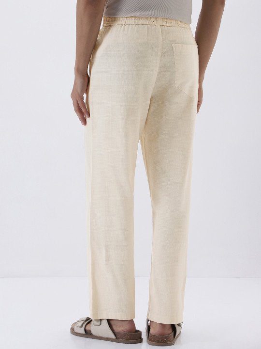 Men's Cream Loose Fit Solid Linen Blend Non-Stretchable Trousers - Image 3