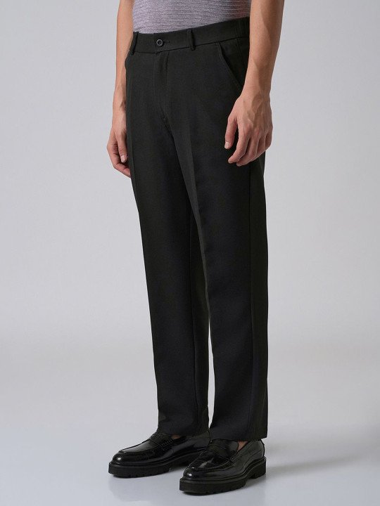 Men Black Relaxed Fit Trouser - Image 2