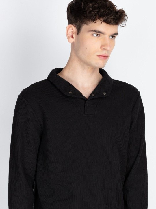 Men Solid Polo Collar Cotton T-shirt - Image 4