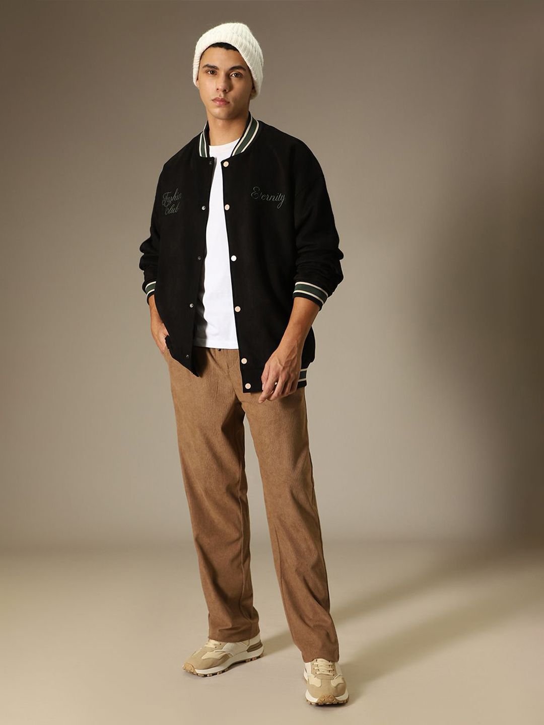 Men Relaxed Corduroy Trousers - Image 5