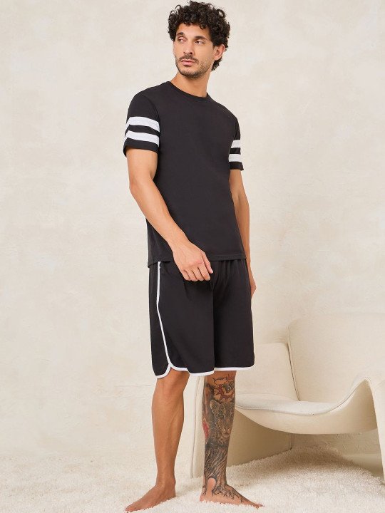 Men Regular Fit Striped T-shirt and Short Set With Contrast Detail - Image 3