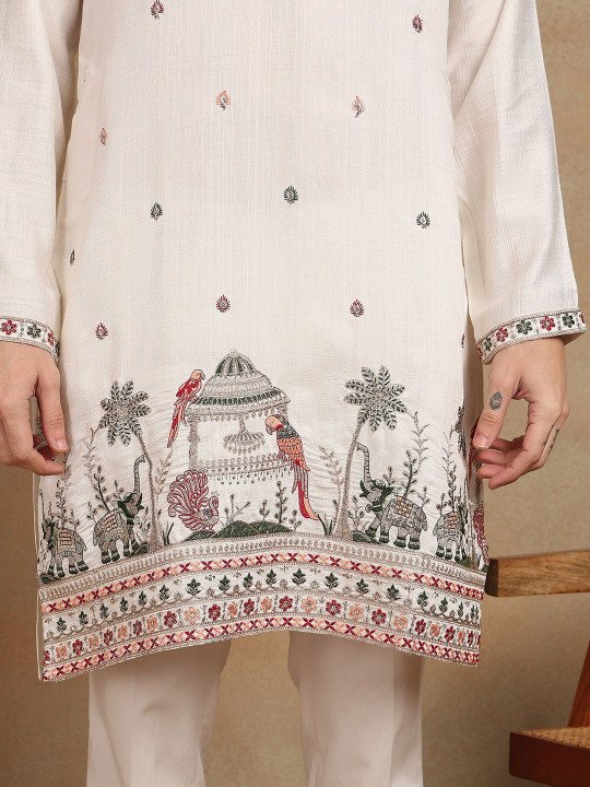 Embroidered Mandarin Collar Knee Length Straight Kurta - Image 5