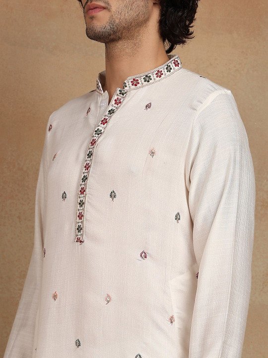 Embroidered Mandarin Collar Knee Length Straight Kurta - Image 6