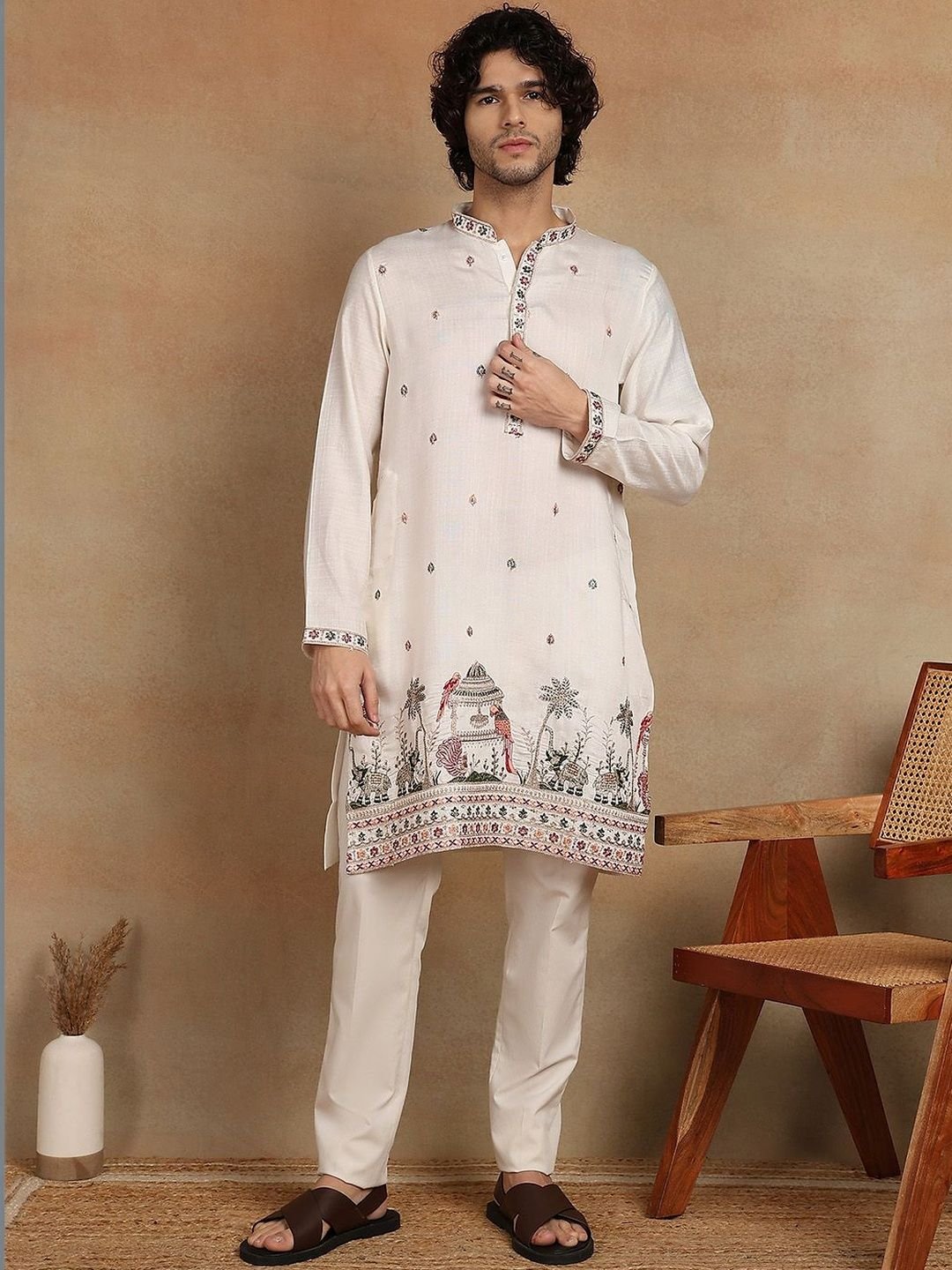 Embroidered Mandarin Collar Knee Length Straight Kurta - Image 7