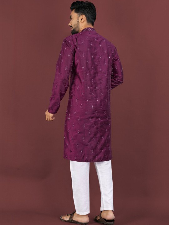 Men Embellished Mirror Work Kurta - Image 5