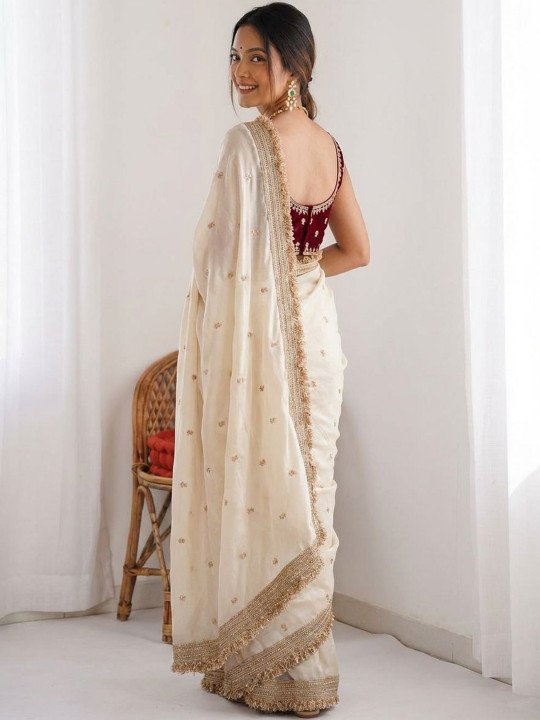 Ethnic Motifs Embroidered Pure Chiffon Saree - Image 4