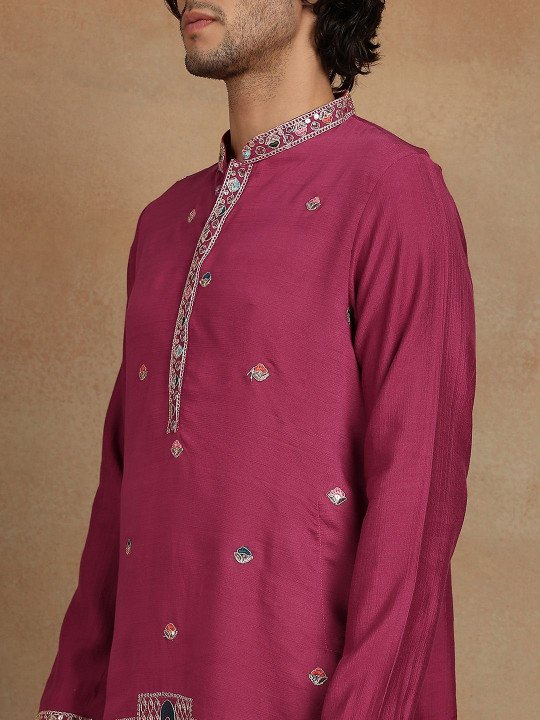 Embroidered Mandarin Collar Knee Length Straight Kurta - Image 5