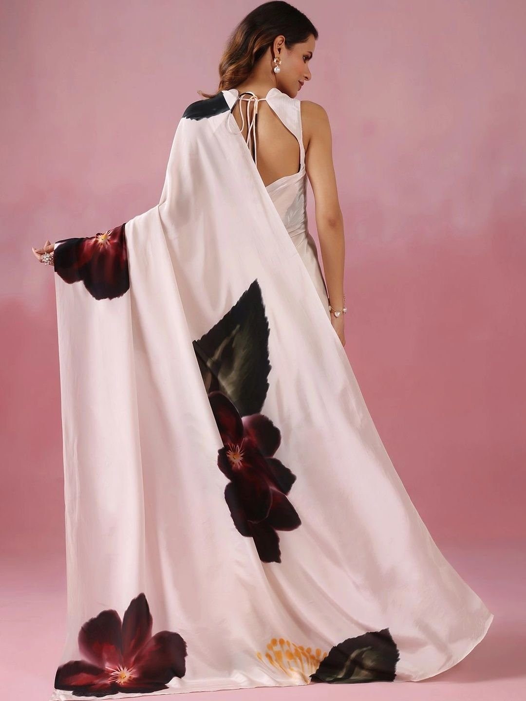 LABEL NATA Floral Pure Crepe Saree - Image 2