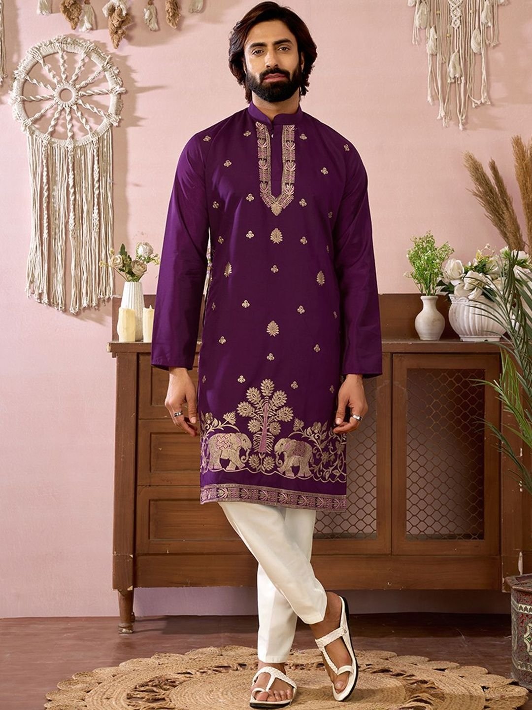 House of Pataudi Embroidered Cotton Mandarin Collar Knee Length Straight Kurta