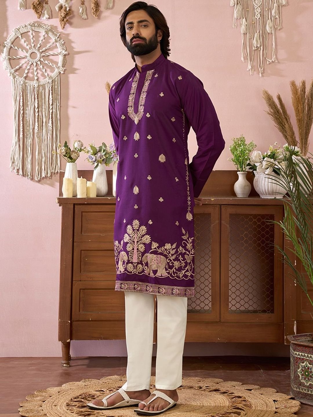 House of Pataudi Embroidered Cotton Mandarin Collar Knee Length Straight Kurta - Image 3