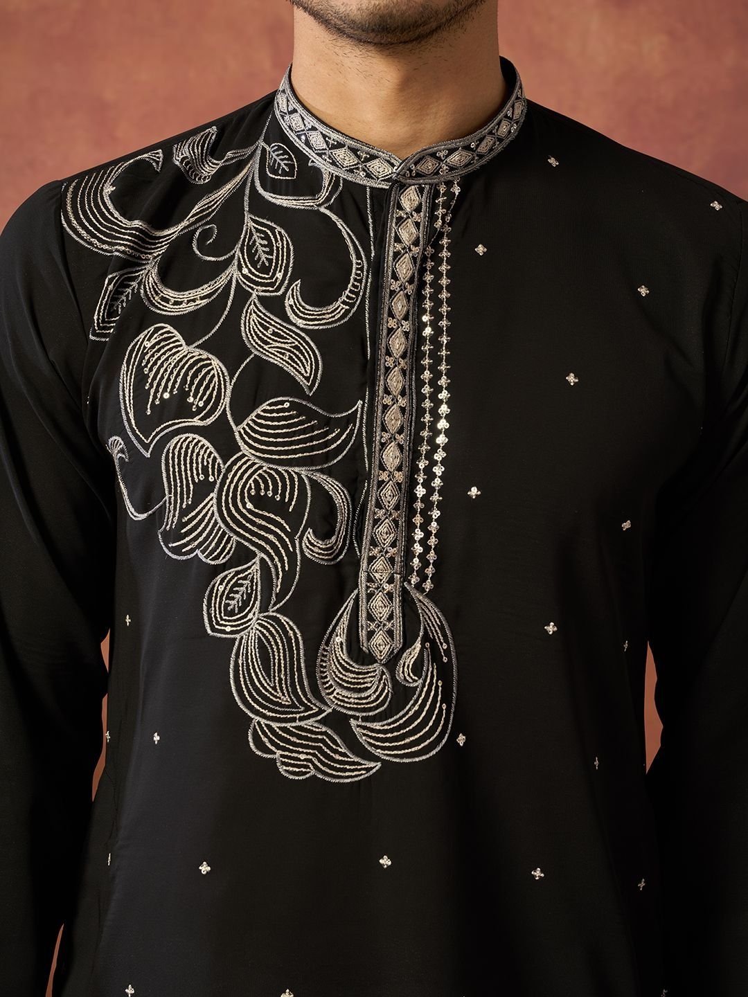 House of Pataudi Embroidered Cotton Mandarin Collar Knee Length Straight Kurtas - Image 2
