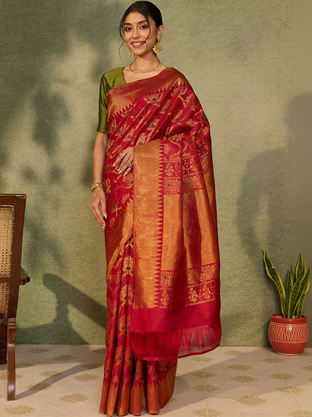 Taneira Woven Design Zari Kanjeevaram Saree