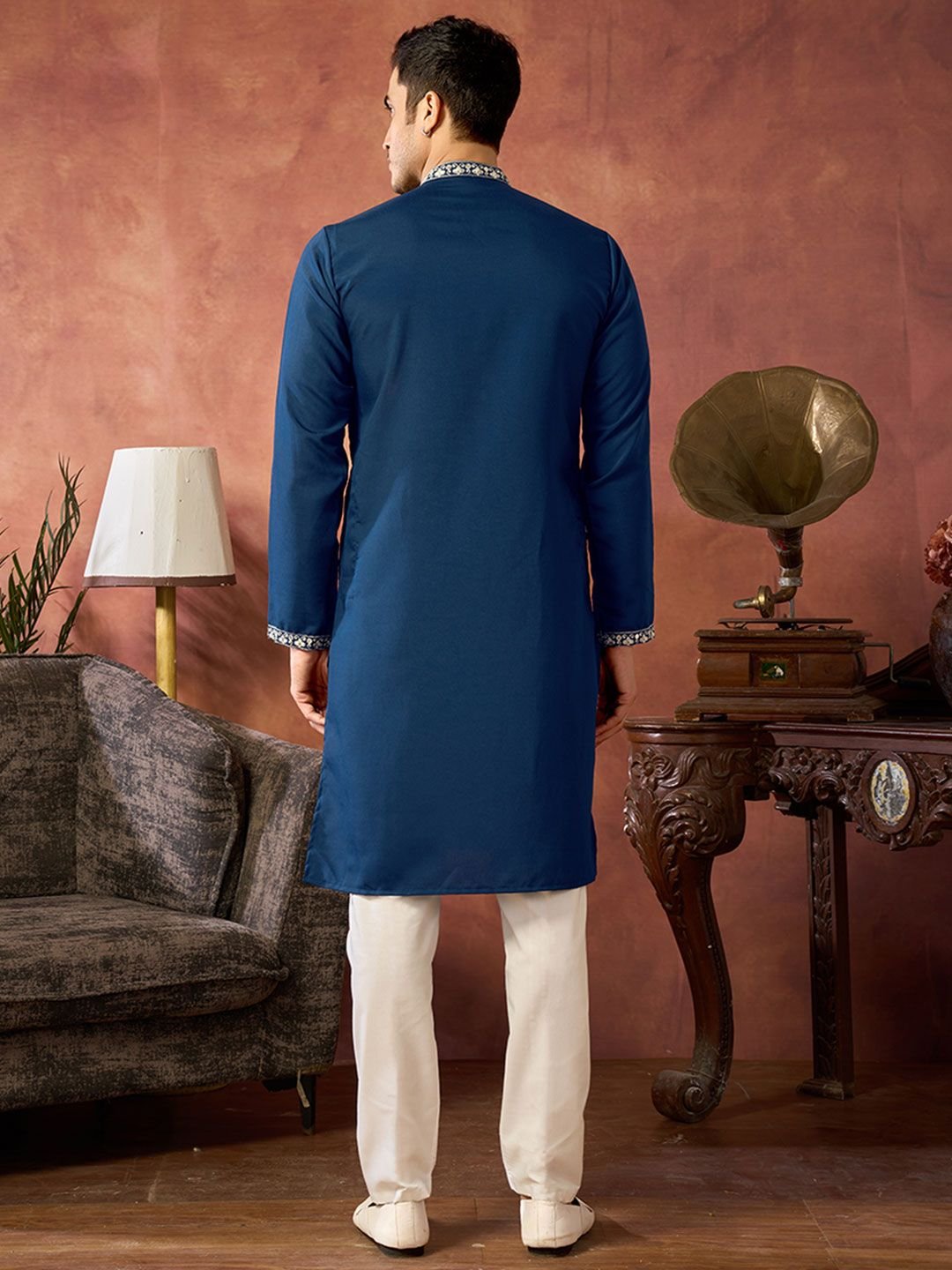 House of Pataudi Embroidered Cotton Mandarin Collar Knee Length Straight Kurtas - Image 4