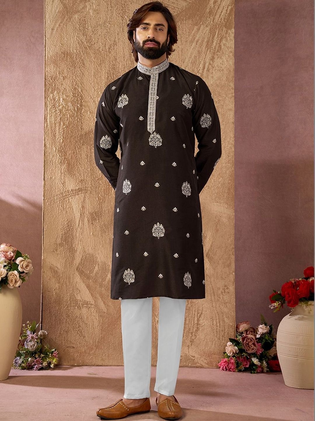 House of Pataudi Embroidered Cotton Mandarin Collar Knee Length Straight Kurta - Image 4