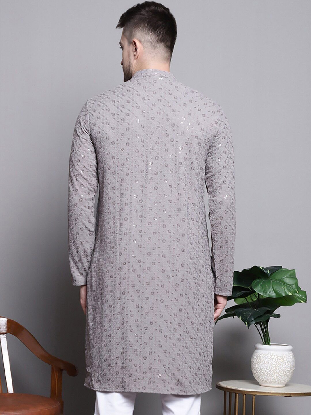 Jompers Ethnic Motifs Embroidered Sequinned Cotton Straight Kurta - Image 4