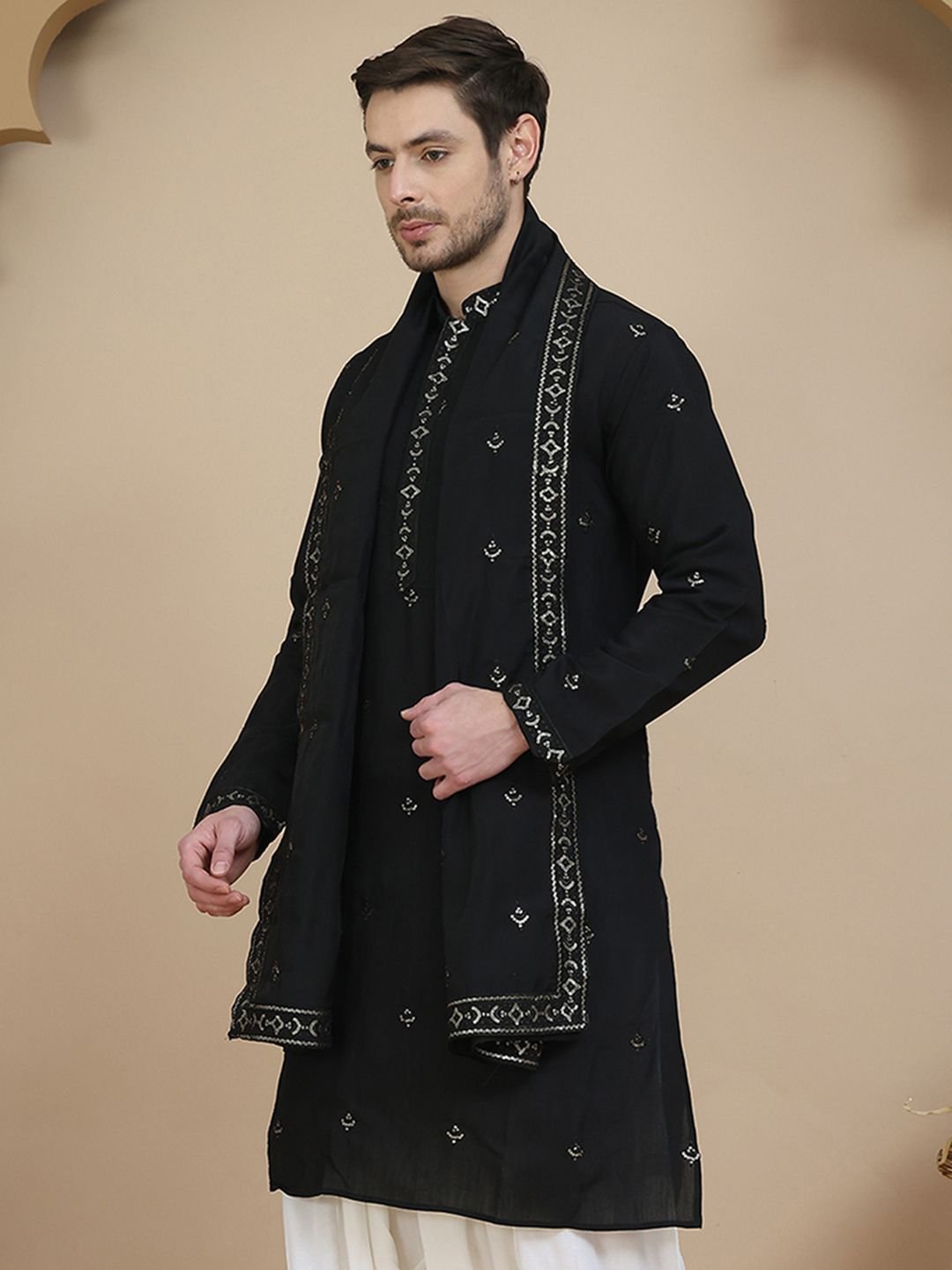 Jompers Men Floral Embroidered Chikankari Kurta With Dupatta - Image 4