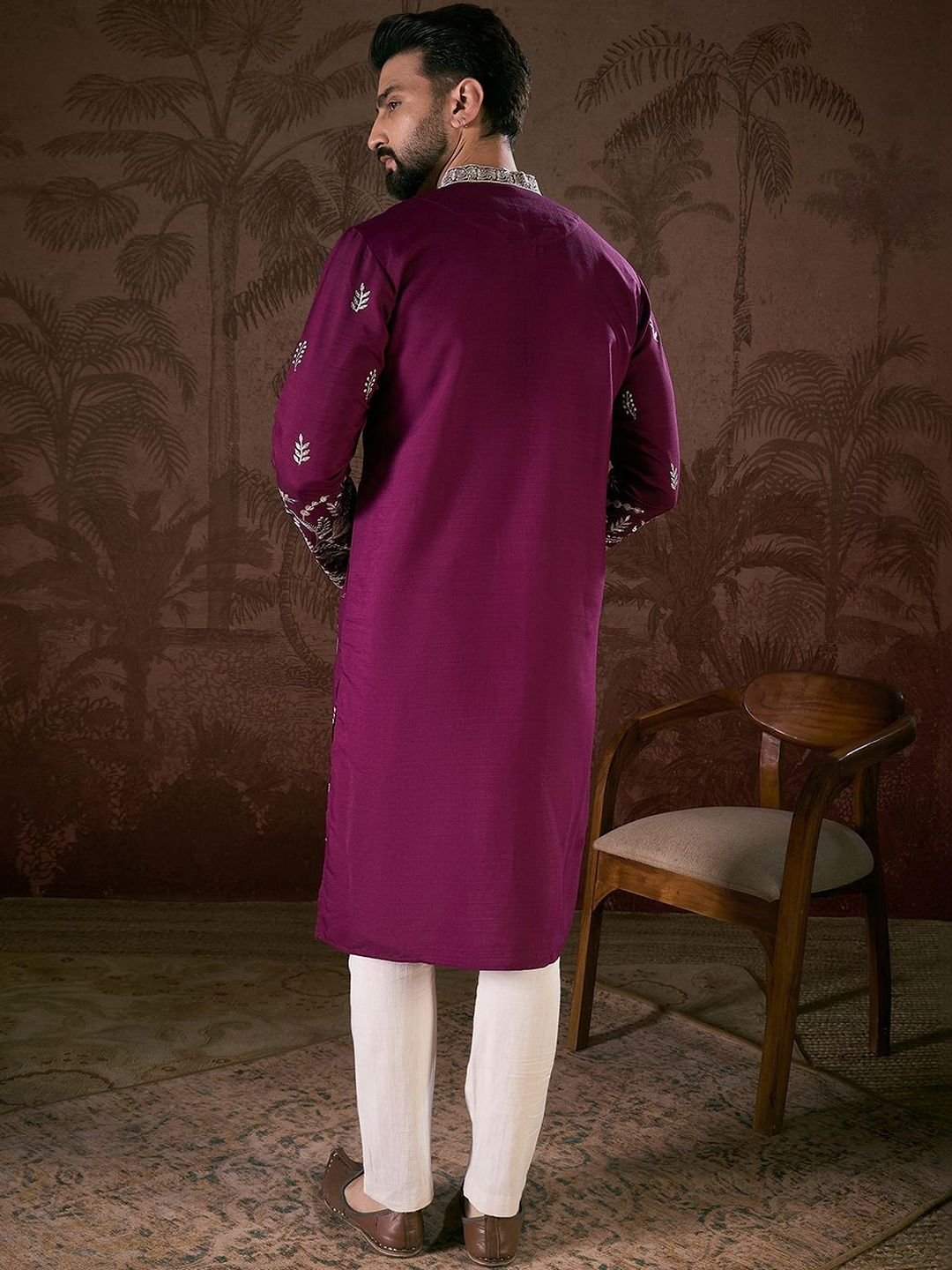 House of Pataudi Embroidered Mandarin Collar Calf Length Straight Kurtas - Image 3
