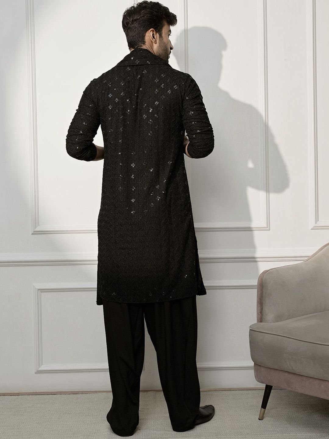 VASTRAMAY Men Floral Embroidered Regular Sequinned Kurta with Pyjamas & Dupatta - Image 4