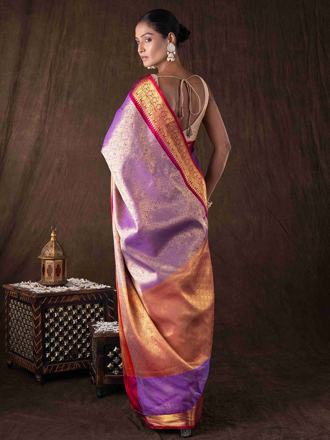 Benaras Ethnic Motifs Zari Tissue Banarasi Saree - Image 3