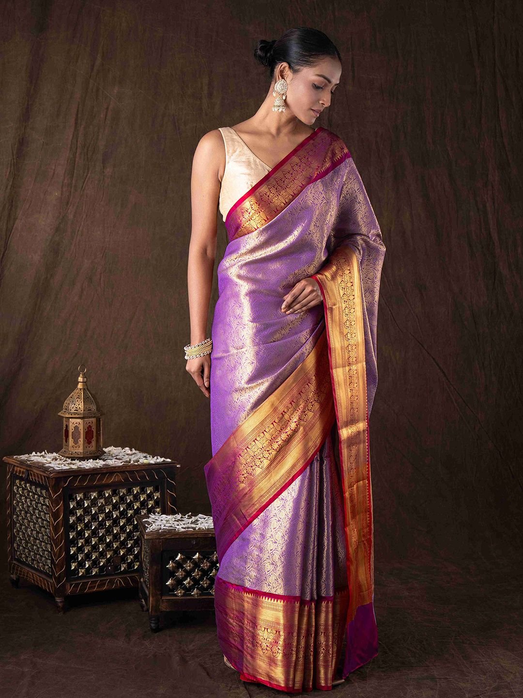 Benaras Ethnic Motifs Zari Tissue Banarasi Saree - Image 4