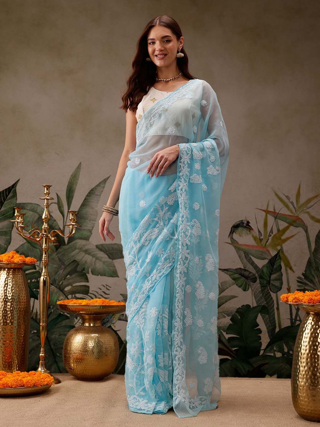 Blue & White Chikankari Embroidered Handloom Saree - Image 2