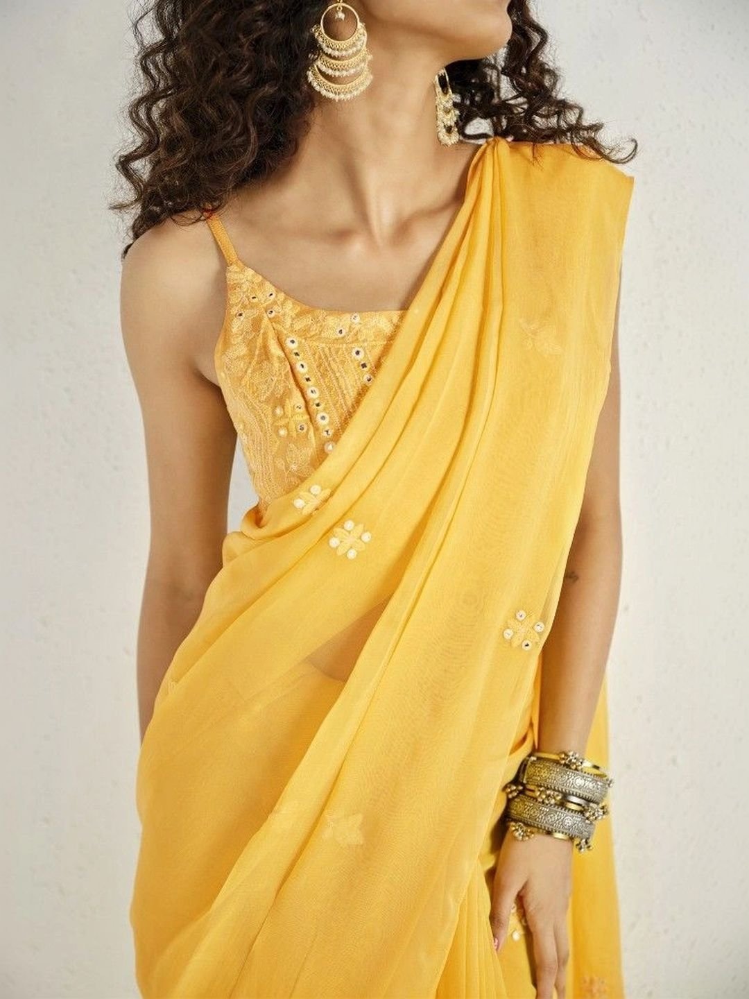 Global Desi Global Desi Floral Saree - Image 2
