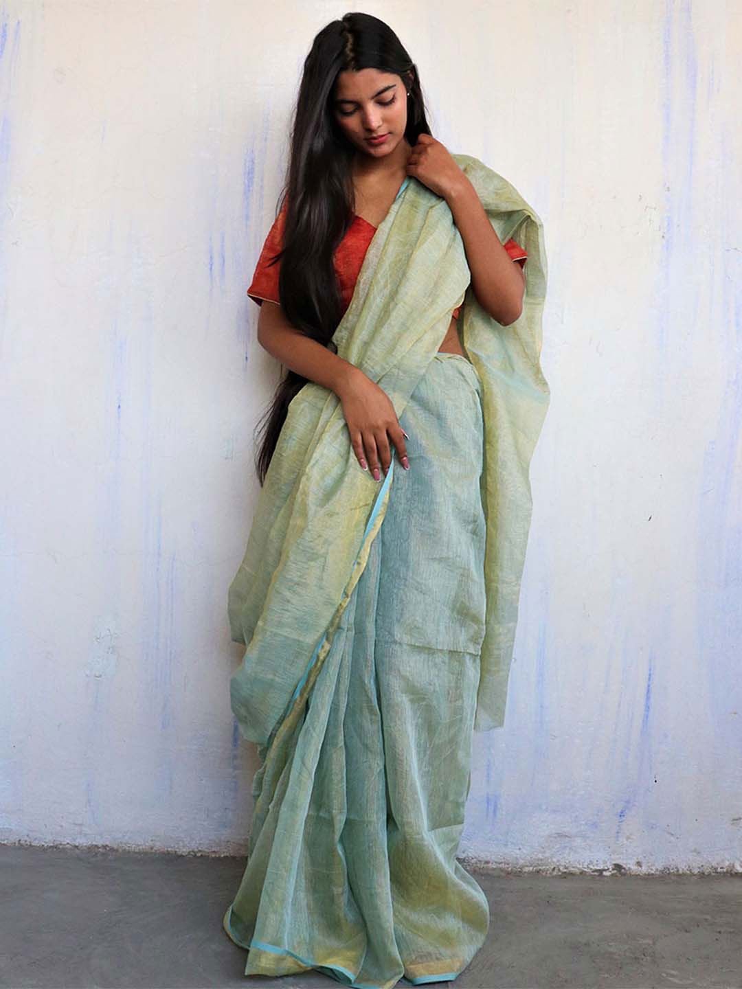 Chidiyaa Green & Gold-Toned Pure Linen Saree