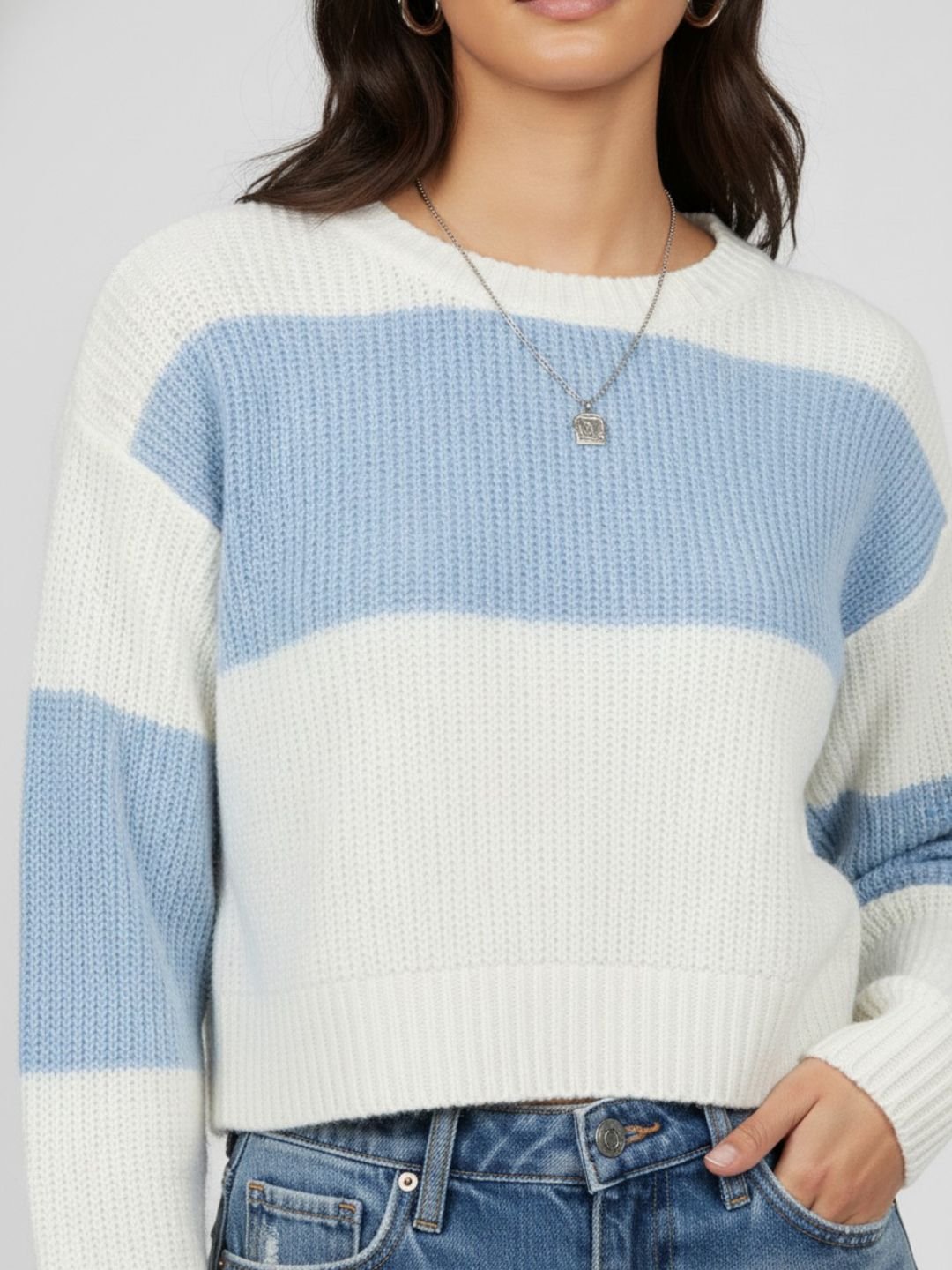 Colorblocked Oversized Crop Pullover - Image 2