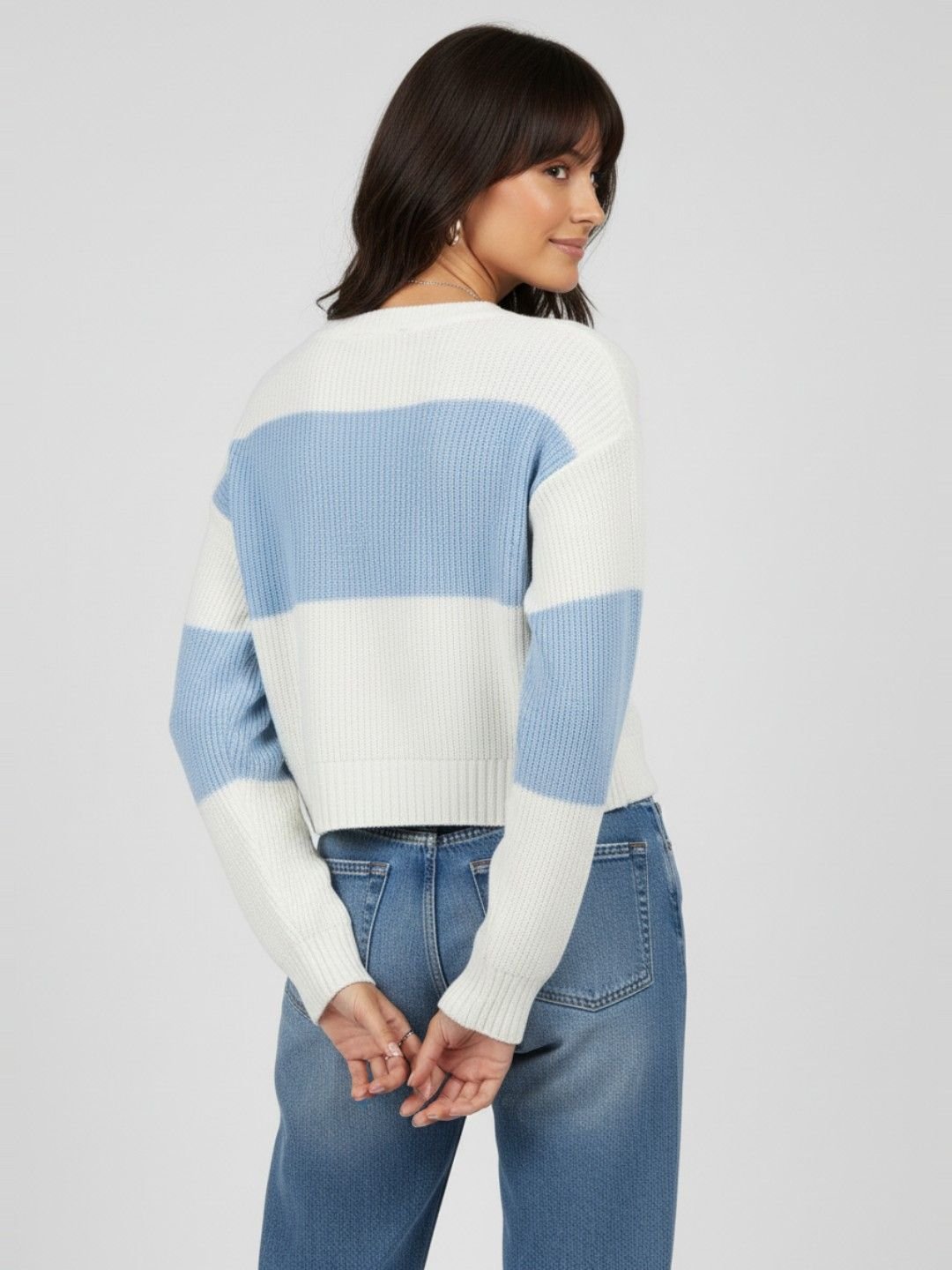 Colorblocked Oversized Crop Pullover - Image 3