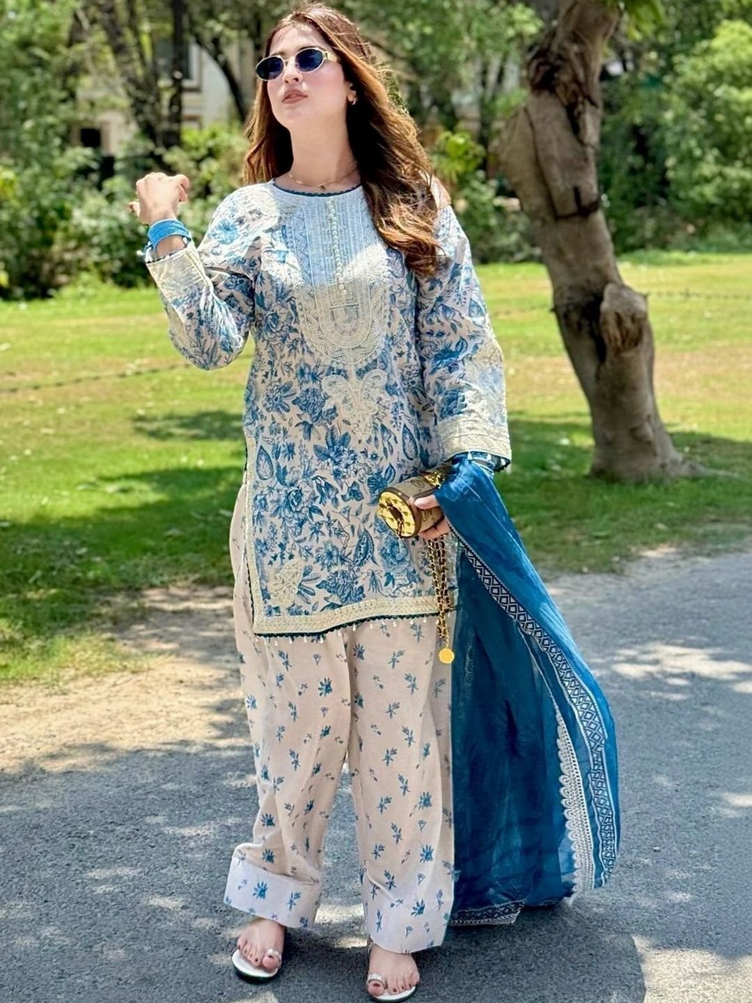 NILHARI Floral Printed Pure Cotton Blend Kurti - Image 3